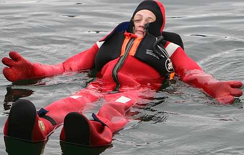 Các loại áo chống thấm (immersion suit)