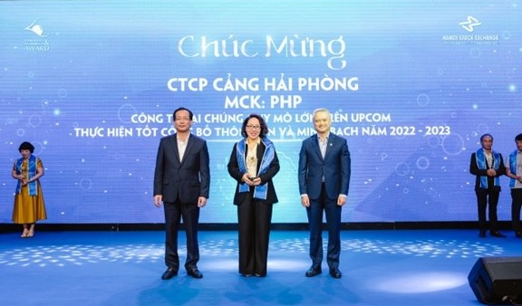 Cảng Hải Phòng đạt Top 10 Công ty UPCoM thực hiện tốt công bố thông tin và minh bạch năm 2022-2023 . 