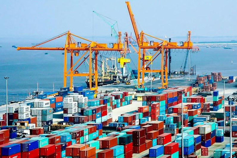 Từ 15/2/2024, điều chỉnh giá dịch vụ bốc dỡ container cảng biển
