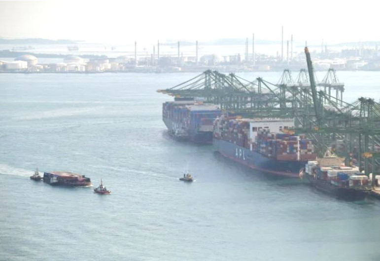 Cảng Singapore tắc nghẽn